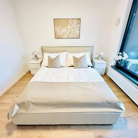 Peony Presidential Garden Free Parking 布拉迪斯拉发