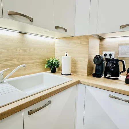 Peony Presidential Garden Free Parking * Μπρατισλάβα